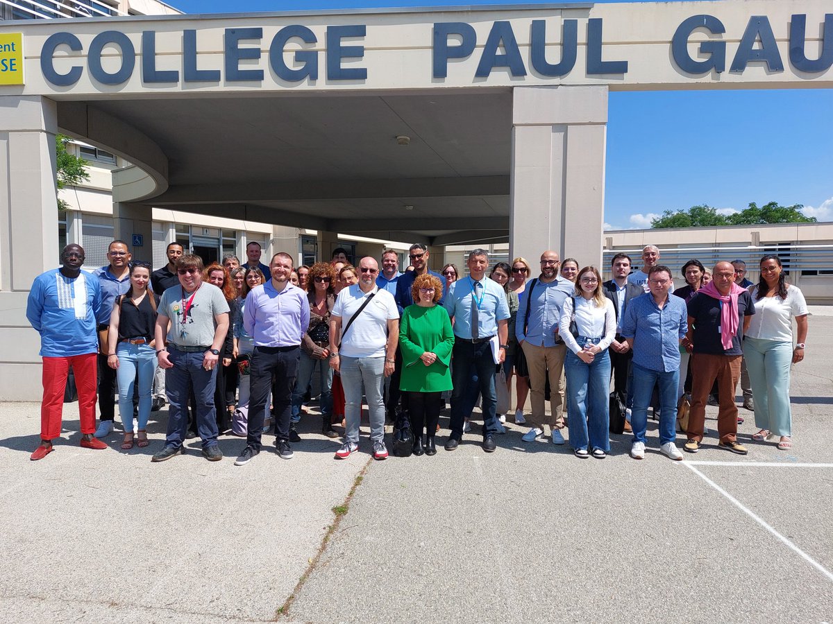 KaciDiha's tweet photo. Jour d'épreuve ORAL DNB. 
L'aboutissement d'un accompagnement.Mise en valeur des expériences acquises dans les projets des #ParcoursEducatifs.Prestations remarquables des élèves Segpa.Merci aux professeurs et 16 professionnels bienveillants et exigeants!
@dsden84 @AcAixMarseille https://t.co/doY1Fdj0VJ