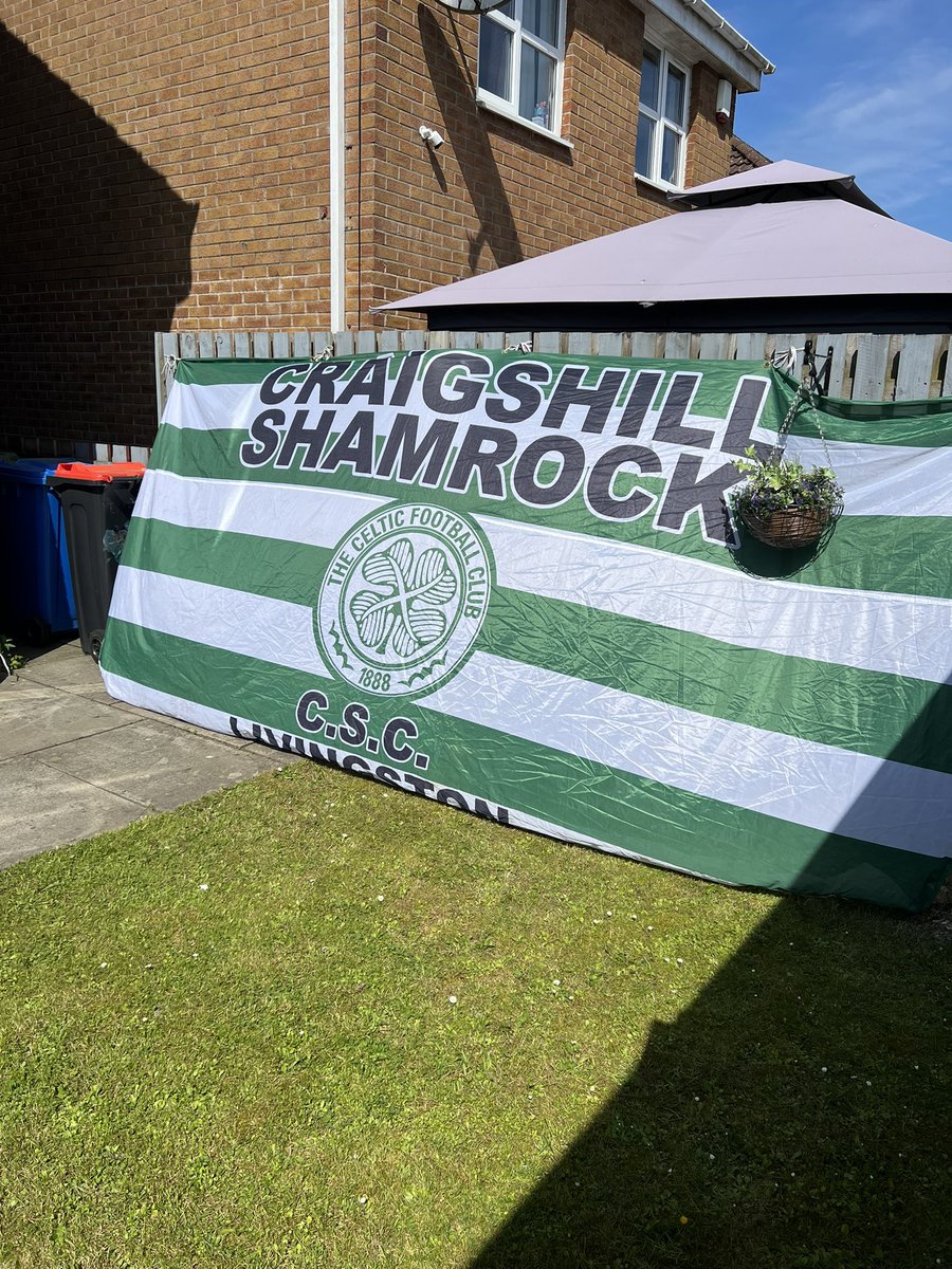 ShamrockCsc's tweet photo. Some men fight for silver, some men fight for gold 🏆🏆… 🏆 https://t.co/jqqRMuPEYx
