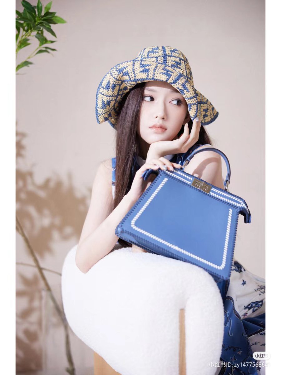 vecka122's tweet photo. More @Fendi summer capsule pics

#ChengXiao https://t.co/XgT5XPBeQY