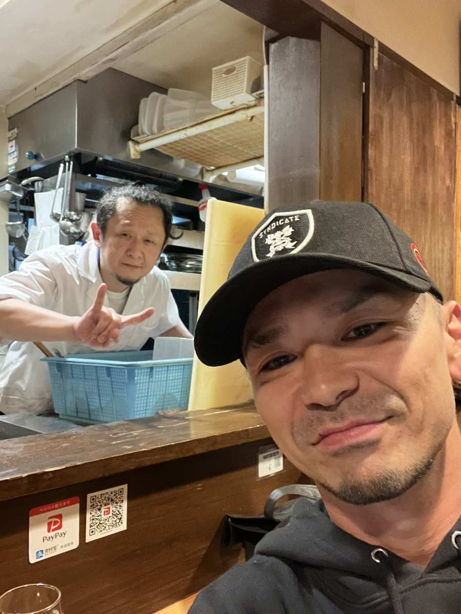 simon_jap's tweet image. KOHEI JAPANと会えた🔥

ライムスターのマミーDさんの弟

俺も雄吾の弟🤘

もちろんこの人無しでは日本のHIP HOPを語れないぜよ🇯🇵

このお店で監督とかキャスト呼んだ食事会できないかお願いしてみるか

#koheijapan  #hiphop50 #oneunity

camp-fire.jp/projects/view/…