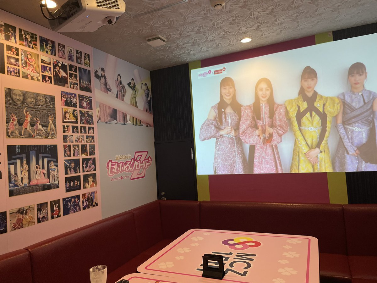 0116_mcz's tweet photo. コラボルーム行ってきました💗❤️💛💜
幸せ空間やったけど1人は流石に寂しすぎた‼︎ももクロちゃんからのメッセージが自分に言われてるのかとドキドキしたのが思い出🙂
#bigecho_jp #玉井詩織生誕前夜祭 https://t.co/VD1pVTwBxo
