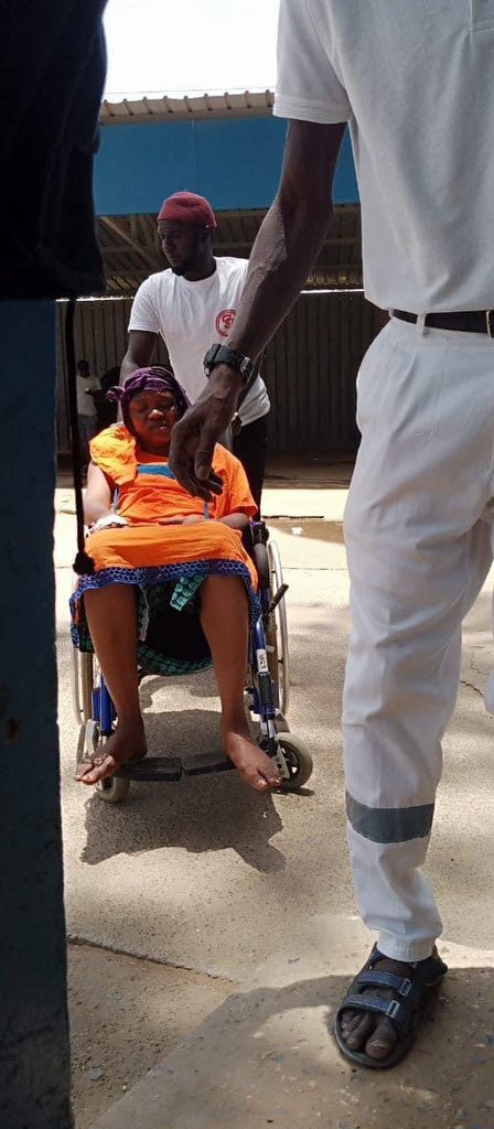 Thiawjuniorr7's tweet photo. 🚨« La coordinatrice mojip (mouvement jiguenou pastef) département dagana arrêtée et torturée au commissariat de Richard toll, depuis jeudi.Pour la 2eme fois, dans la journée, Marieme, retourne faire des radios à la CSS. Chaque fois, malgré son état, dans la fourgonnette de la⬇️ https://t.co/uD6J25ORNv
