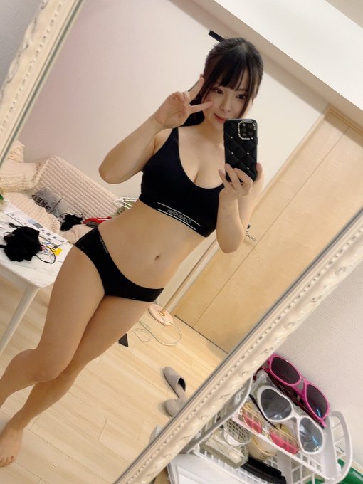 Twitterエロ垢のcalvin klein(カルバンクライン)エロ画像