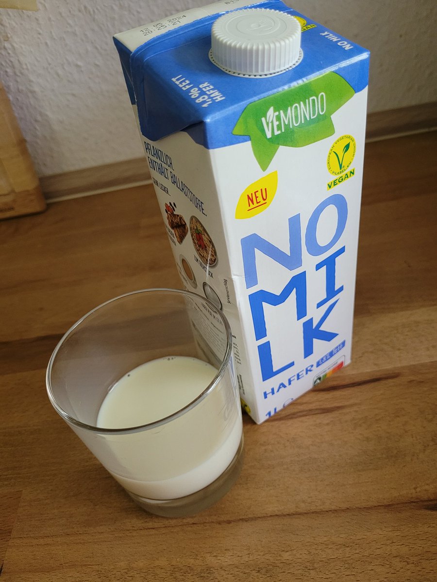 philippgraeser's tweet photo. Wie insane schmeckt eigentlich #nomilk ? Einfach mega nice 😍
#vegan #danketwitter https://t.co/AkqY6lRoBd