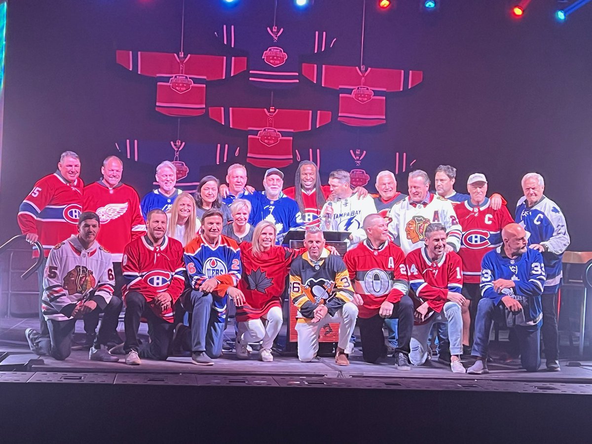 Big charity event this weekend in Moncton for the “Hockey Heroes Weekend” to raise funds for the Heart and Stroke Foundation! Can you name all the pros in that picture?

Gros événement caritatif ce week-end à Moncton pour 'Hockey Heroes Weekend' afin d'amasser des fonds pour la…