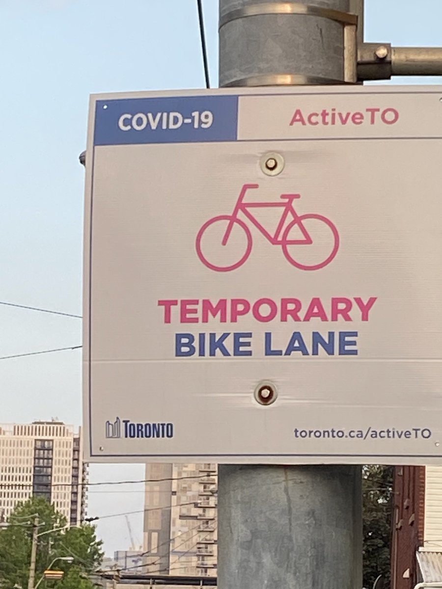 LanrickBennett's tweet image. This is #TorontoDanforth 

A call back to #ActiveTO 

On a “Temporary Bike Lane” across Dundas St E and Broadview Av

Maybe @tdndp you can let your elected municipal rep know that these pieces of cycling infrastructure are here to stay regardless of Saunders rhetoric #BikeTO