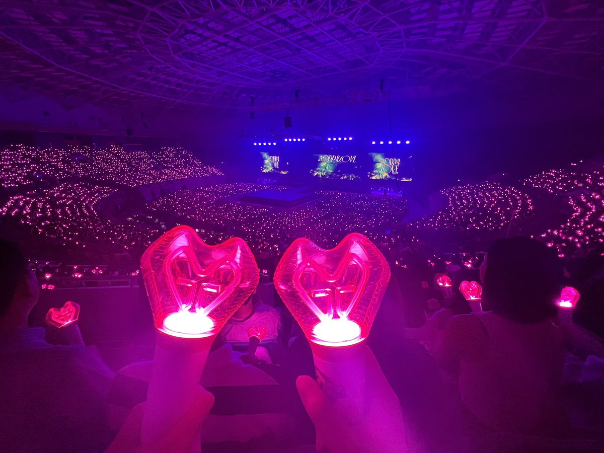 보고 싶었어❤️ 
TaeyeonConcert