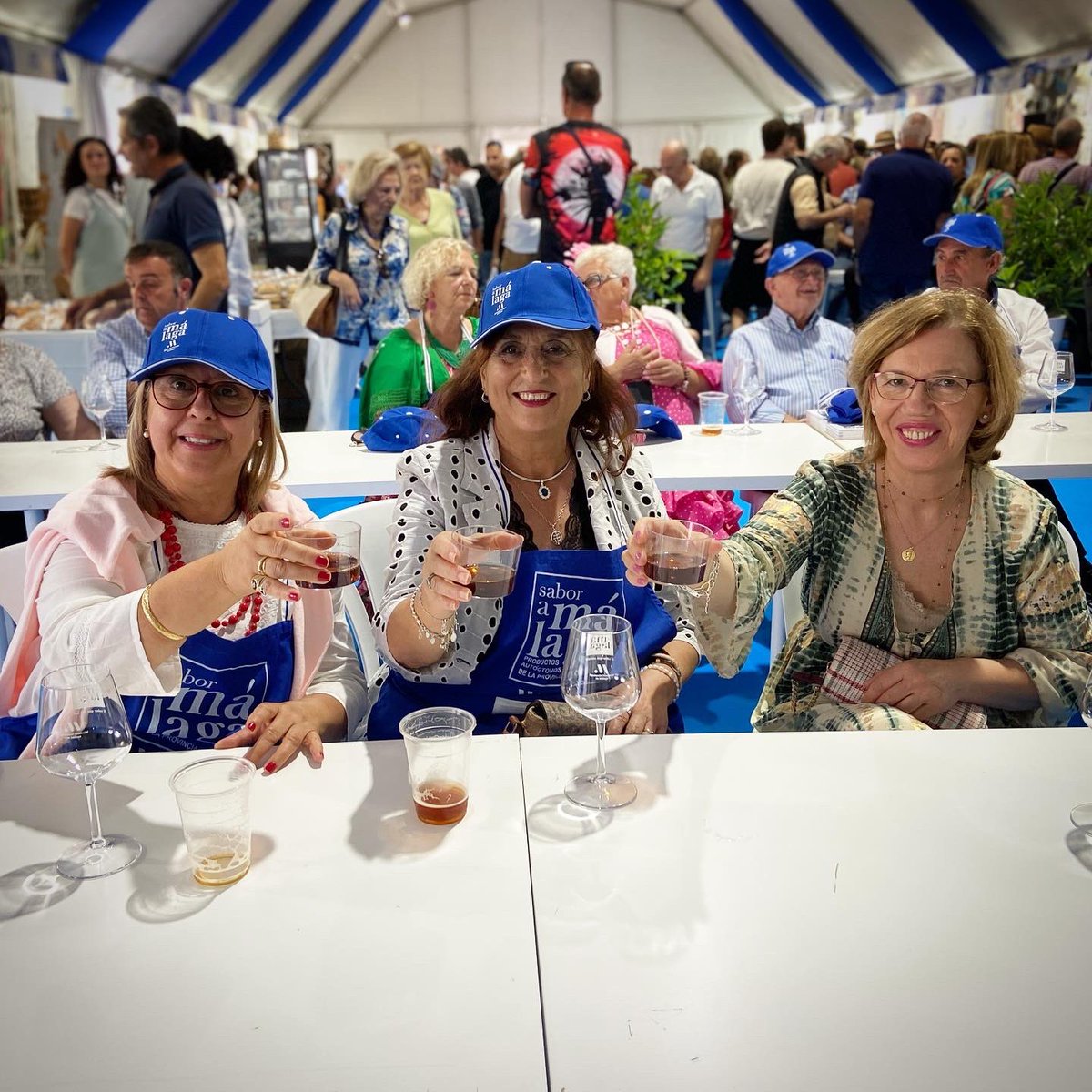 ¡Iniciación a la cata de cervezas y vinos malagueños con <a href="/CervezaRonda/">Cerveza Rondeña</a> y <a href="/CortijoLaFuent3/">Bodega Cortijo La Fuente</a>! 🍺🍷

Feria #SaboraMálaga #Antequera