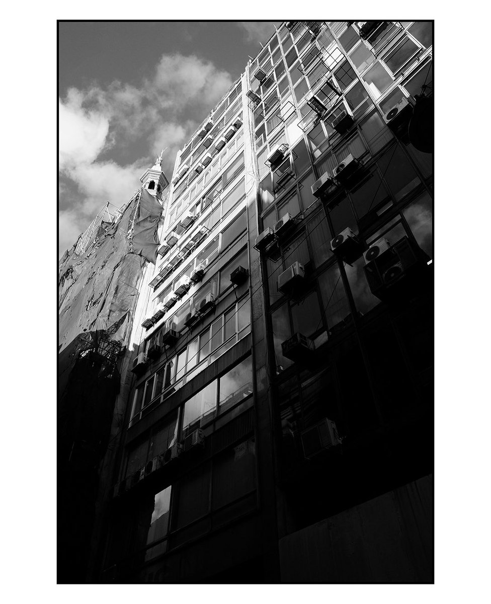 GM photolovers! 📷🫶

| Sun & shadows VI |

#FujiRecipe #Xtrans #SOOC #Monochrome #Fujifilm #straightoutofcamera  #streetblackandwhite   #blackandawhitephotography #blancoynegro #outdoors #Fujix70 #PictureFrame #Building #Architecture #buenosaires #argentina #windows #shadows