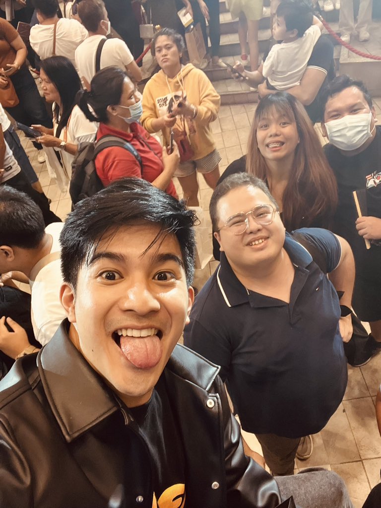 sean_sa23_'s tweet photo. #PIESTAPIENALOGRANDMALLSHOW

ZACHAM PIEsta SaTRINOMA https://t.co/3McZSTMcV9