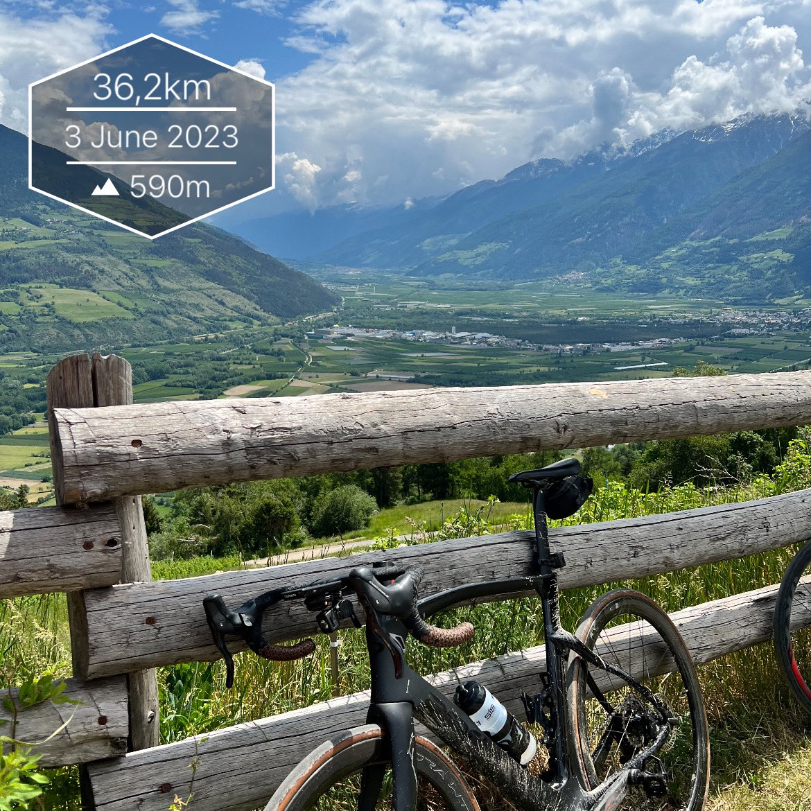 rodneyhaarsma's tweet photo. Rondje genieten van het uitzicht, voordat het afzien gaat beginnen.
#theride2023 #ridetheride https://t.co/XuFBjxHRDd
