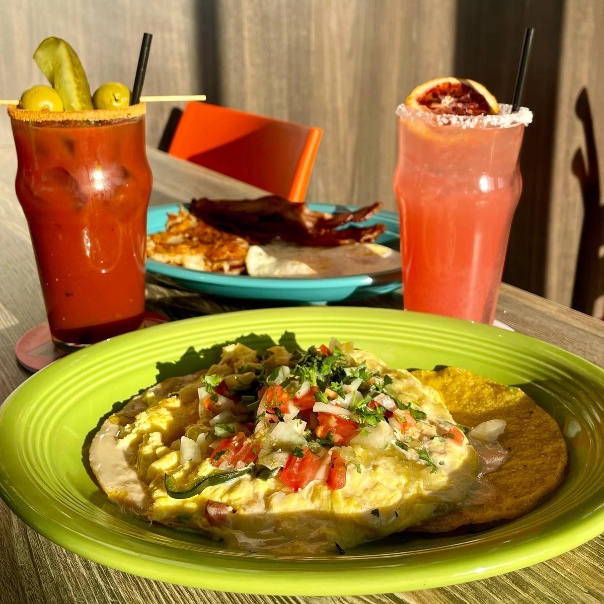 We don't normally need an excuse to brunch, but celebrating National Egg Day at The Breakfast Club is an added bonus! 🍳🎉