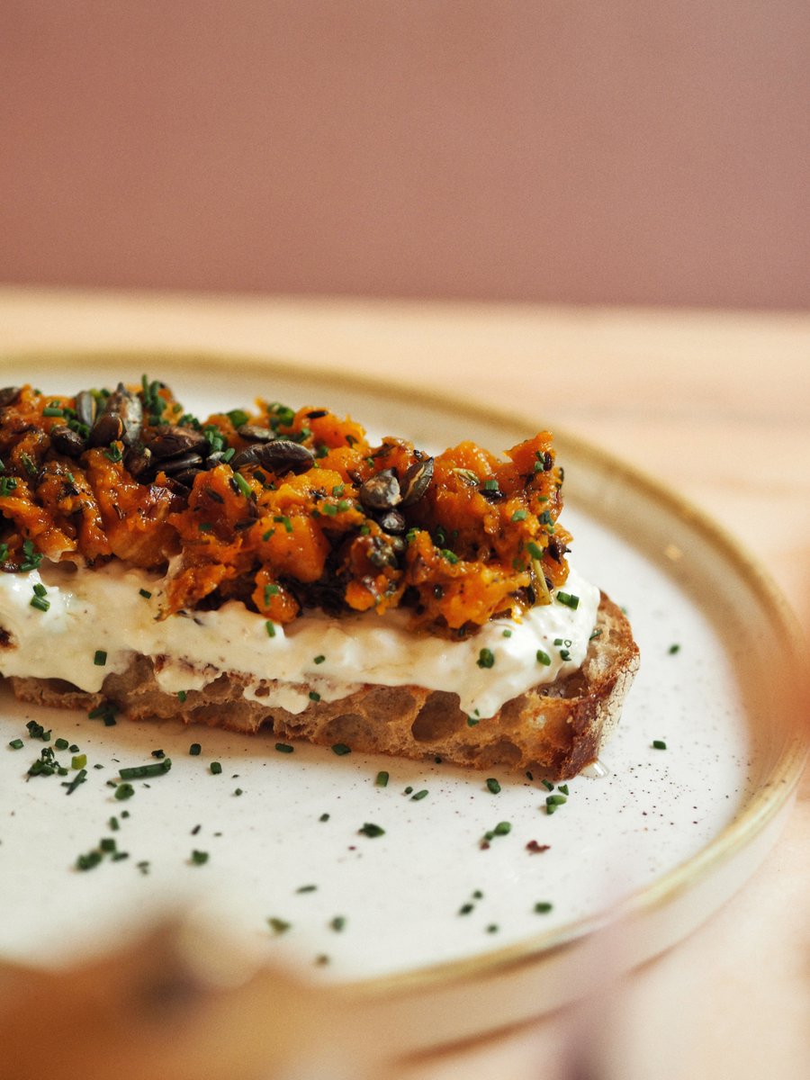 New Specials at our #Pontcanna site! 
Pick up a slice of our new Mixed veg &amp; Bacon Frittata from the counter, or tuck into Cumin Roasted Squash with cottage cheese on sourdough from the brunch kitchen!
Available Friday, Saturdays &amp; Sundays

#eatoutcardiff #cardifflunch