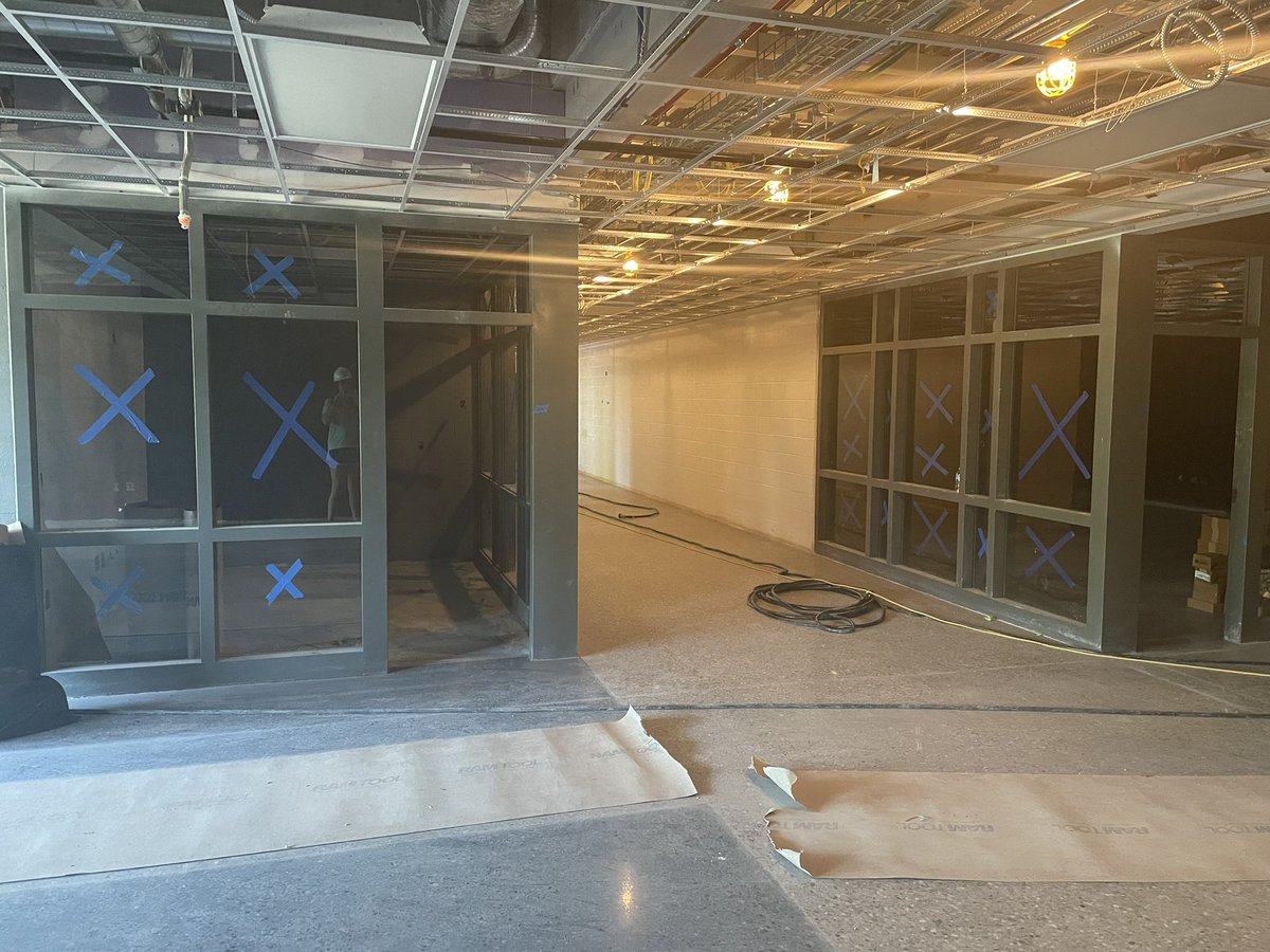 KaraJo_Ammerman's tweet photo. Yesterday was AMAZING! Let’s start with “Friday Facility Update!” 1/2-All windows in on all 3 building 3-Common area view with a small work space (L) and Explore classroom (R) 4-Another work space off the common grade level floor #ExpectgreaTness https://t.co/i2iYcgeIIQ