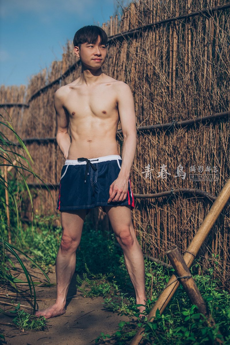 歡迎追蹤麻豆<a href="/gabmeltdown/">小 G</a>
推特：x.com/gabmeltdown
IG：instagram.com/gabmeltdown/
還有<a href="/k0919009891/">謝翔于-藍攝</a>拍攝的寫真書
pubu.com.tw/combo/351013