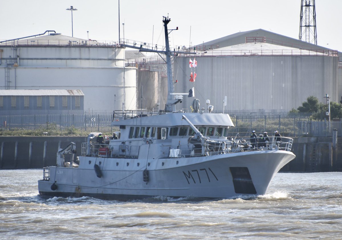 WarshipCam's tweet photo. French Navy Antarès-class mine countermeasures vessels FS Antarès (M770), FS Altaïr (M771), and FS Aldébaran (M772) leaving Cardiff, Wales - June 3, 2023 #fsantarès #fsaltaïr #fsaldébaran #m770 #m771 #m772 

SRC: TW-@AmzJS13 https://t.co/vInu2AuHjM