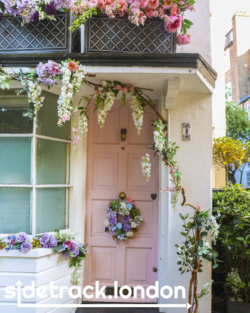 🚲#PrettyLondon: Holly Bush Steps in #Hampstead

#northlondon #london #hampsteadheath #explore #exploring #travel #wanderlust #wandering #visitlondon #bucketlist #hiddengem #lovelondon #pretty #prettylondon #prettystreets #prettystreet #prettydoor #door #londondoor #londondoors