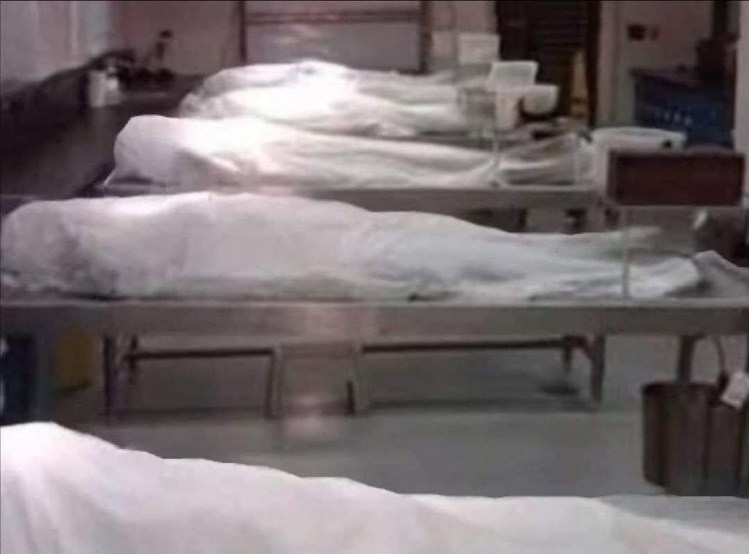 ′′Cuando los cadáveres llegan a la autopsia, llegan con la ropa con la que mueren y es trabajo del experto desnudarlo para iniciar la autopsia.
A menudo, los fallecidos llegan con las expresiones faciales que tuvieron en el último momento (miedo, tranquilidad, ira, tristeza)