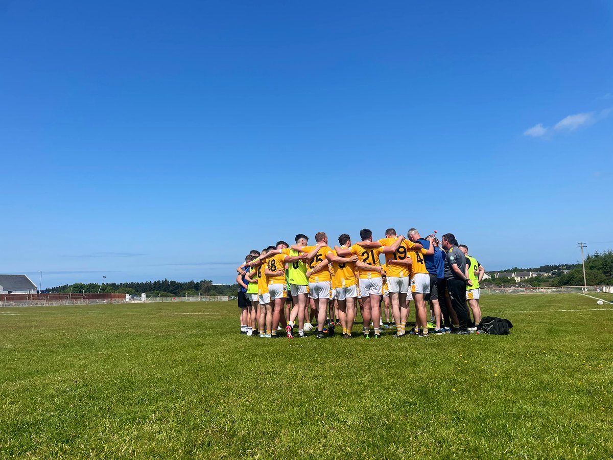 CLGCarnaCaiseal's tweet photo. Toradh dearfach anseo ar an gClochán Liath. Ar aghaidh anois don dara cluiche i gcoinne @LiosPoil_CLG https://t.co/44KQCjiM9U