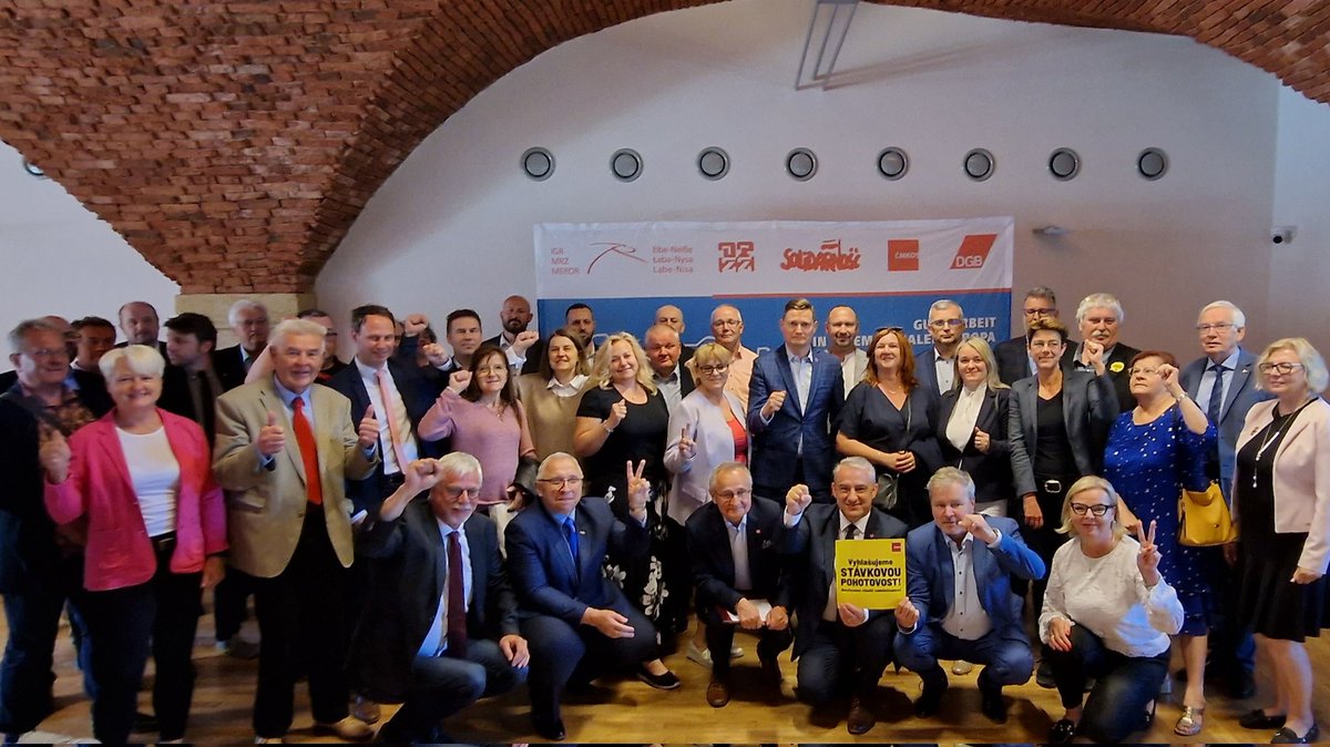 dgb_sachsen's tweet image. #Solidarität mit den Beschäftigten in #Tschechien und den #ČMKOS #Gewerkschaften! Ihr könnt auf die Unterstützung des Interregionalen Gewerkschaftsrates Elbe-Neiße zählen! #Streikbereitschaft #solidarity #IRTUC ✊️