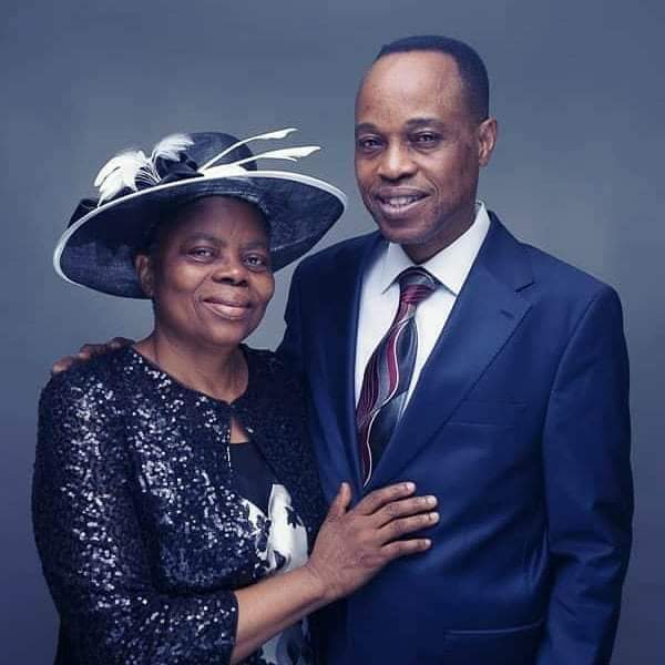 RechabiteMEDIA's tweet photo. Happy Wedding Anniversary To Pastor JF Odesola And Wife. 

Photo credit - Pst Odesola https://t.co/hUSTdJWFlQ