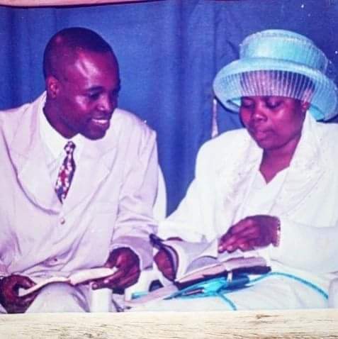 RechabiteMEDIA's tweet photo. Happy Wedding Anniversary To Pastor JF Odesola And Wife. 

Photo credit - Pst Odesola https://t.co/hUSTdJWFlQ
