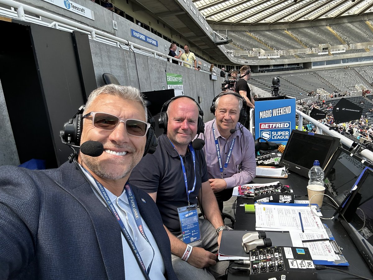 We’re all set for the first fixture of #MagicWeekend 💪

@hullkrofficial and @SalfordDevils go head-to-head join @MarkWilsonRadio and I LIVE now on Sky Sports Arena & Main Event @SkySportsRL #skyrl