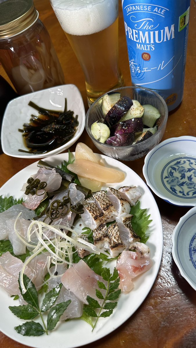 kj_yama_san's tweet photo. Dinner #sea bream #kelp tightening #broiled #vinegar tightening #delicious
夜ごはん #鯛 #昆布締め #炙り #酢締め #美味し https://t.co/vf2iMYnQO6