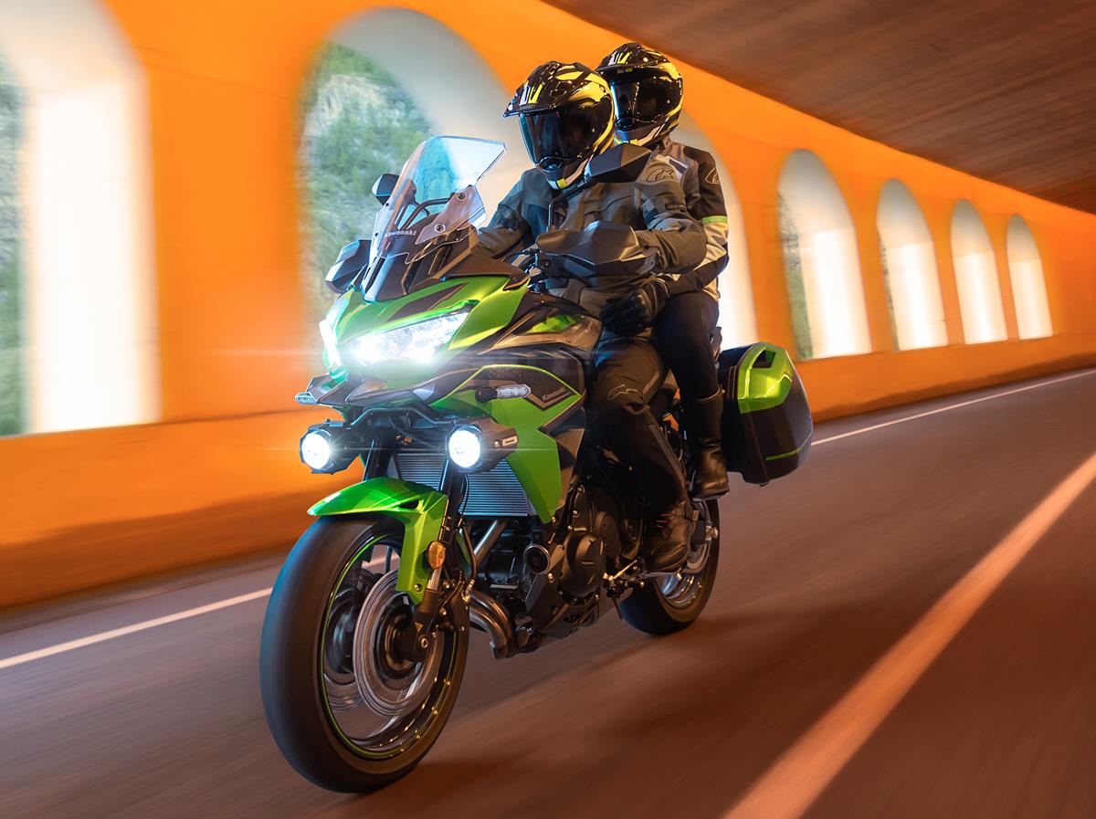 webike_bikenews's tweet photo. カワサキもいよいよ発売！？

17インチでオンロード重視

「【速報2】新型ヴェルシス650が2023年秋に国内発売！？ 国産ミドルアドベンチャーが勢揃い」記事はこちらへ👇
https://t.co/4K3eJRwxi7 https://t.co/g2xdqLjRYI