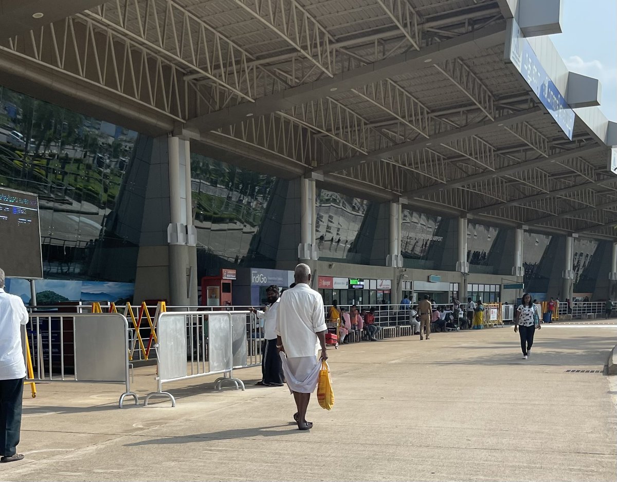 Spotted Manjapai at Madurai airport #happiness #saynotoplastic #meendummanjapai #manjapai