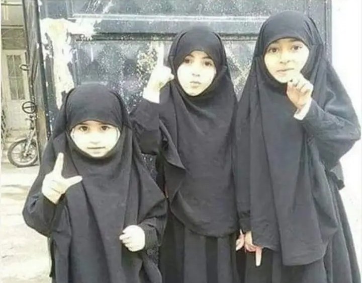 Bir toplum eğer küçücük çocukların kapanmasından memnun oluyorsa. O toplumda erkeklerin tümü sübyancı ve ahlaksızdır.