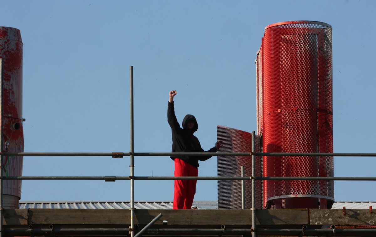 BREAKING: Two actionists released from prison 18 days after they were arrested for an action which dismantled Israel’s weapons factory in Newcastle #ShutRafaelDown #Nakba75