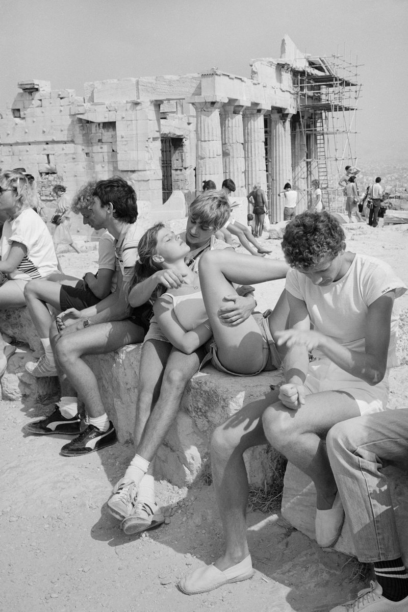 athenianism's tweet photo. Endless summer: Tourists on the Acropolis of Athens back in the early 1980's ❤️‍🔥 https://t.co/HBpOtx0v9X