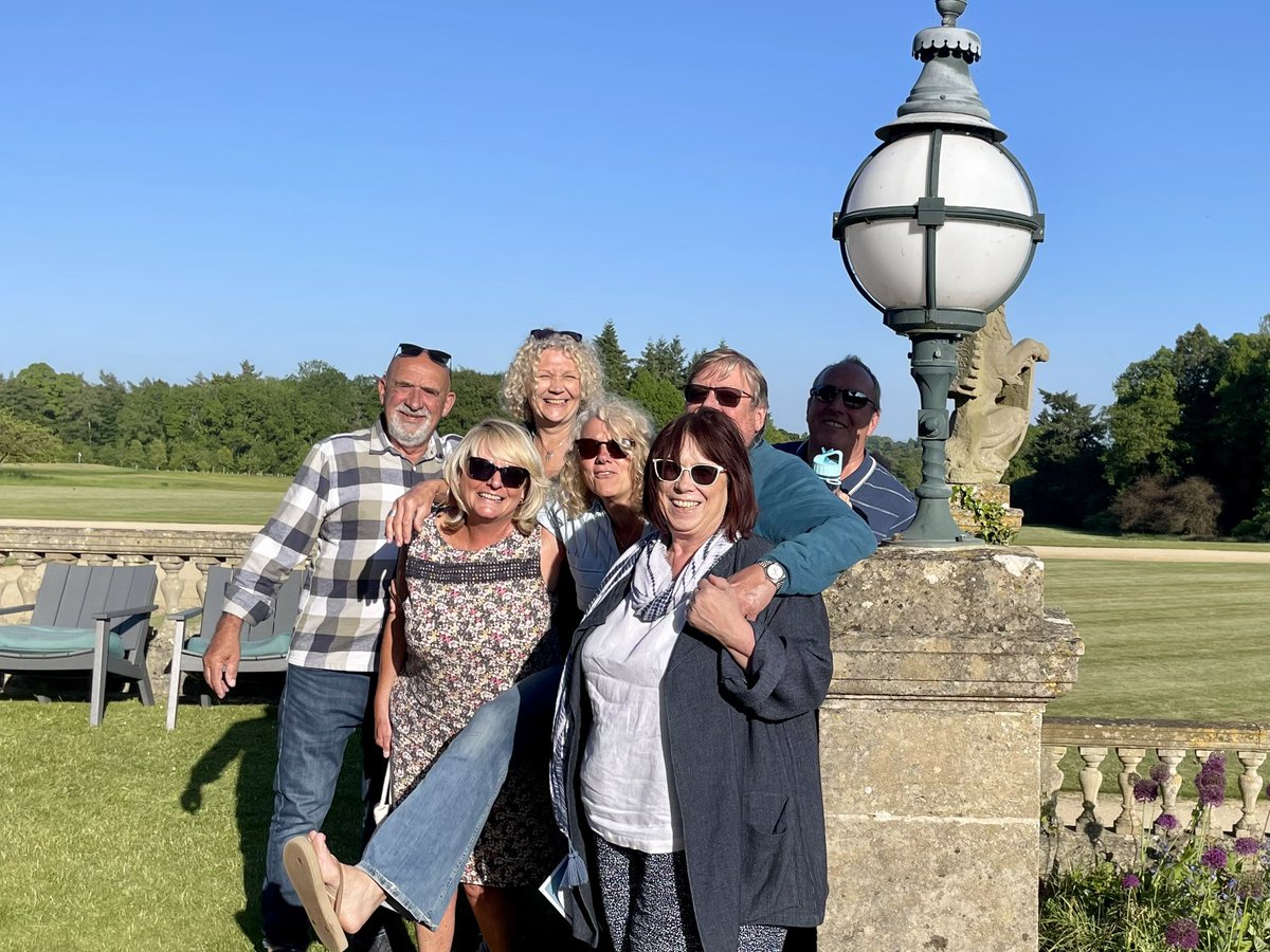 CathyRogers_px's tweet image. INVITE Spending a jolly few days at Heythrop Park on a #MyWarnerStay. It’s a beautiful period building with some wonderful modern twists. A very friendly bunch too - this is me being photobombed by some new friends!!
#weekendbreak