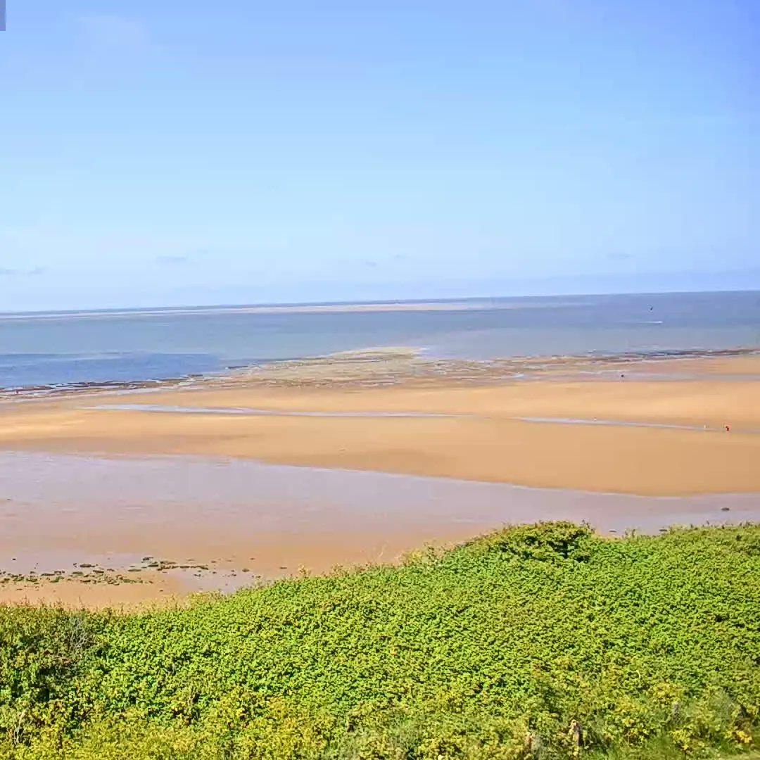 Another gorgeous day here in #Hunstanton at the end of half term 😎 ☀️

👉 hunstanton.webcam

#HalfTerm #Beach #SpringSunshine #SunnyHunny #HunstantonWebcams #Norfolk #NorfolkCoast #LoveWestNorfolk #ExploreWestNorfolk