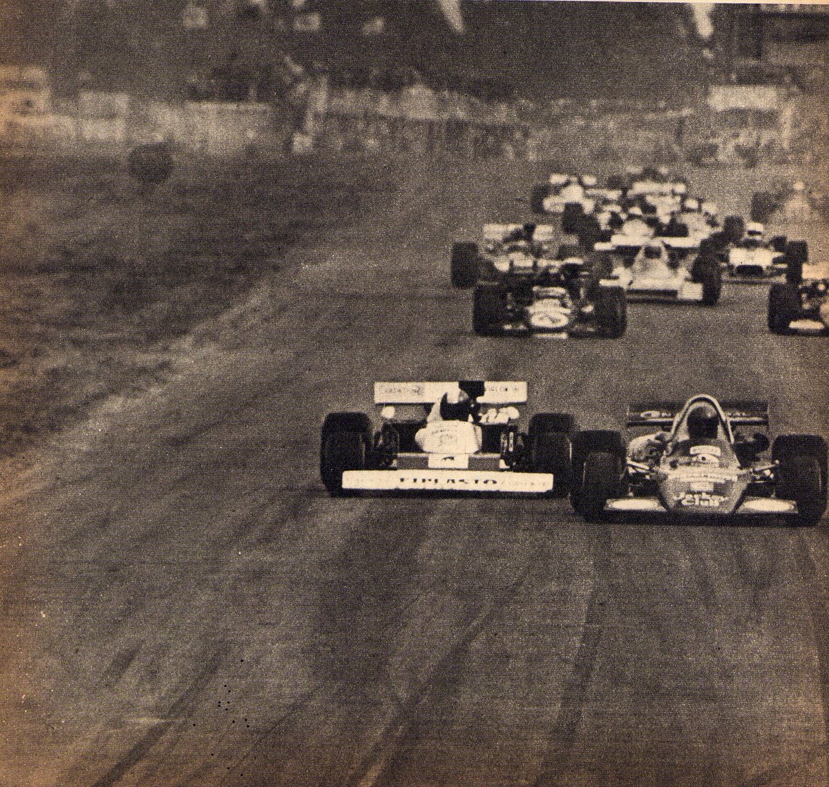 Pasiontuerca's tweet photo. 3 DE JUNIO 1973: La MA F1 y F2 corren en Rio IV y en la mayor gana Ruben L. Di Palma seguido por Nestor J. Garcia Veiga con sendos Berta Tornado a 153,399kph , en la F2 Carlos Jarque con Lotus-Renault se impone sobre @LopezCocho con Martos-Peugeot #MAF1 #DiPalma https://t.co/Qr78c4pu0V