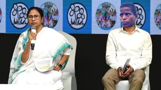 kamleshhOP's tweet photo. With my singing idol !

Hamba Hamba, ramba ramba, Kamba Kamba, rumba rumba 

 #MamataBanerjee
 #Train #train_accident #TrainAccident #TrainAccidentInOdisha #TrainMishap #TrainMishapInOdisha 
#modi #RahulGandhi https://t.co/9smHZzATE2