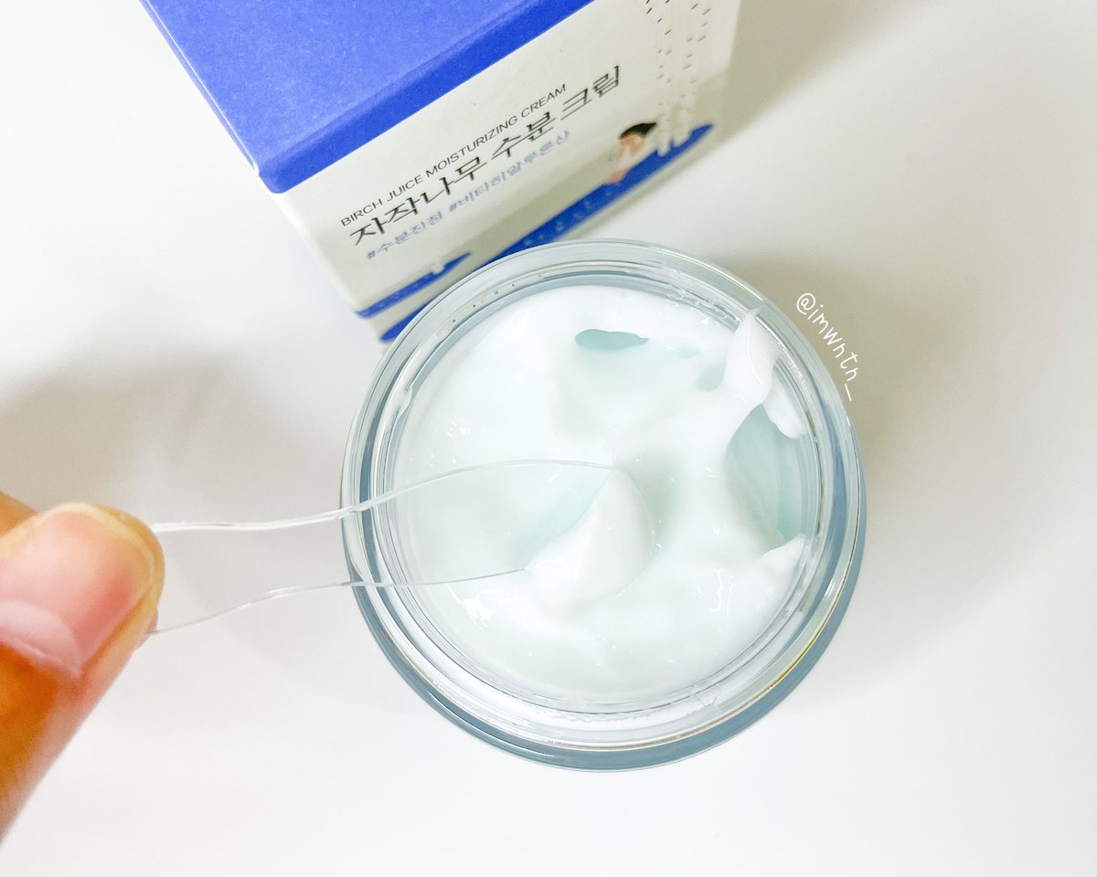 imwntn_'s tweet image. มีครบเซ็ตแบบนี้เป็นแบรนด์ลูกรักได้ยัง เมื่อมีทั้งเจลล้างหน้า และกันแดดตัวดังของ #RoundLab เราจะพลาดน้องม้อยเจอร์ได้ยังไง เป็นสินค้าที่เหมาะกับคนผิวแห้ง แต่งหน้าไม่ติดแบบฉันมาก เนื้อครีมซึมไว ไม่มัน ไม่หนักหน้า เช้ามาหน้าใสเด้งชุ่มชื้นสุด อ้อใครหน้ามันก็ใช้ได้นะ ไม่อุดตันรูขุมขน