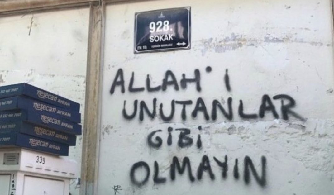 onurumkaplan's tweet photo. Allah’ım tek sığınağımız Sen ol. Ne Sen'den başkasından korkalım ne de ümidimizi Sen'den başkasına bağlayalım. https://t.co/sEkg1yVWTx