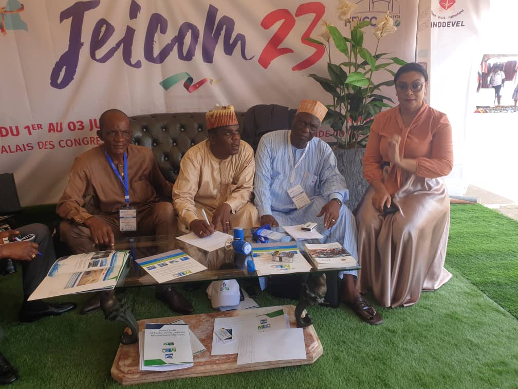 Signature des accords de partenariat entre les Communes notamment waza, Fotokol, Ngong, Lembe- Yezoum...etc et le Groupement NDC, MEC, IDRO pour  permettre l'exploitation, la distribution, la production et la commercialisation de l'eau dans leur Communes
