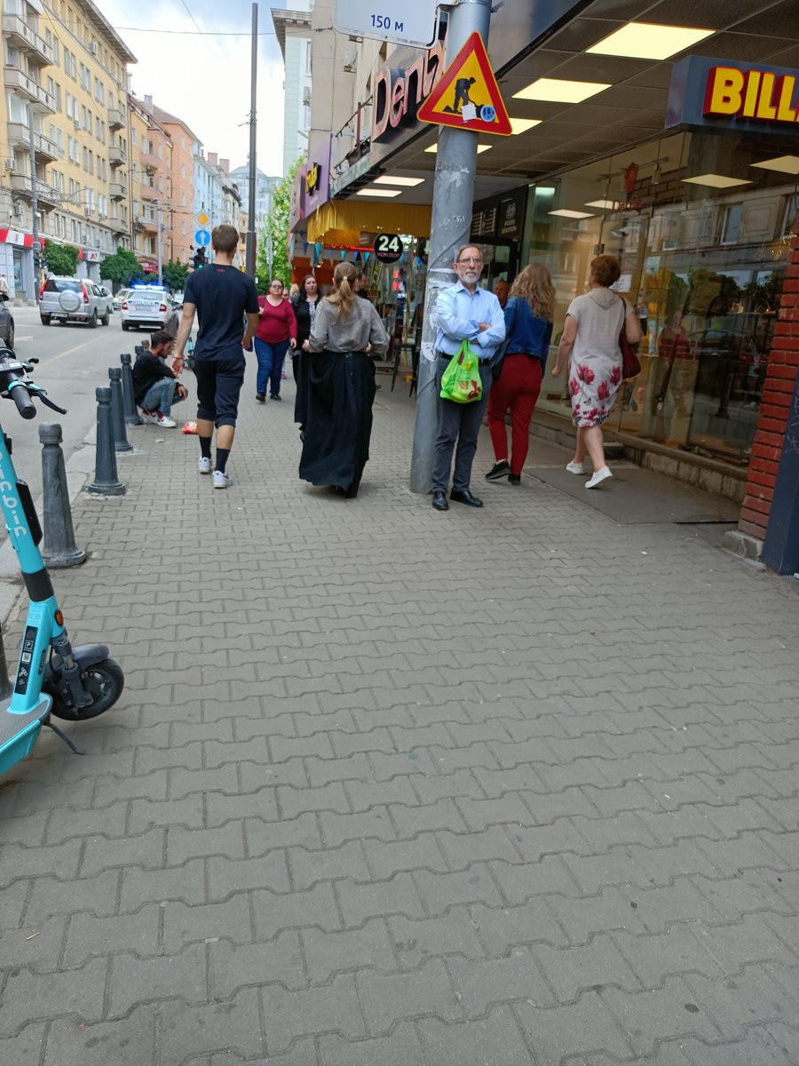 Информационен поток tweet media