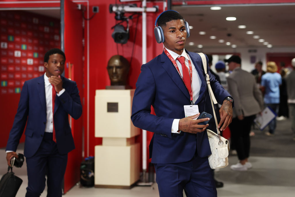 utdreport's tweet photo. United are here 📍🔴 https://t.co/uWKicjISiC