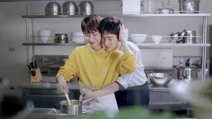 offgun_family's tweet photo. อยากชวนเบบี๋มาพูดคุย และให้กำลังใจ #ออฟกัน นักแสดงและทีมงานผ่านแฮชแท็ก CookingCrushWorkshop ในวันพรุ่งนี้กันนะคะ 🧑🏻‍⚕️🧑🏻‍🍳 

🗓️  4 JUNE 2023
⏰ 10.00น. (10.00 AM)
#️⃣ CookingCrushWorkshop

#CookingCrushSeries
@off_tumcial @AtthaphanP 

ใครอยากเจอหมอเท็นกับกุ๊กเปรมแล้วพรุ่งนี้มารอเล่นแท็กพร้อมกันน้า 🥹