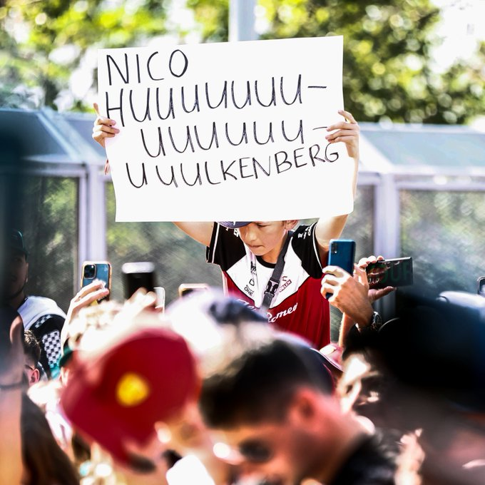 *Daniel Ricciardo likes this*