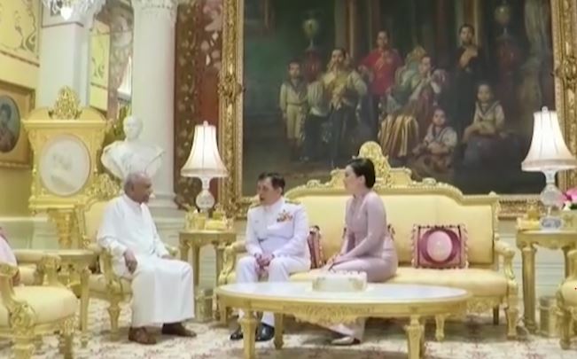 audience with His Majesty Maha Vajiralongkorn King of Thailand and HM Queen Suthida at Royal Thai Palace in Bangkok is a great honour on Thai-SL relations 🇹🇭🇱🇰 @MFAThai @SLinBangkok