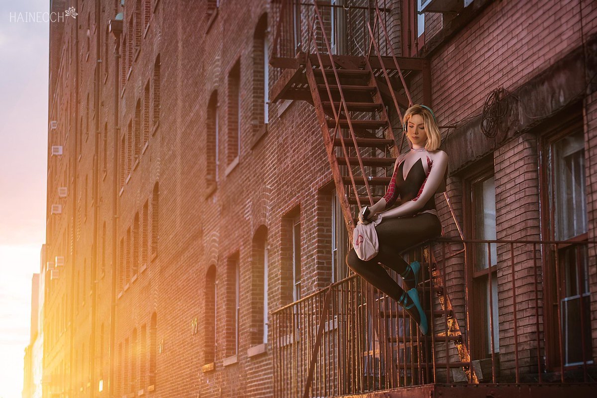 hainecch's tweet photo. Big throwback to 2019 with @KurichanCosplay , funny enough I haven’t seen the movie in four years and now the sequel is already out 😳 Need to catch up.

@SpiderVerse @TwitterMovies @SonyPicsTeens @MarvelIT 

#spidergwen #spiderman #SpiderManAcrossTheSpiderVerse #cosplay https://t.co/AI0mk0T3jQ