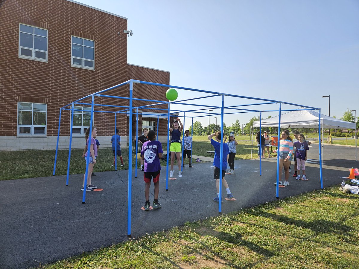 Amber Sanders (@ms_s_spacesquad) on Twitter photo Yesterday was Field Day, and the kids had so much fun! It's great to spend the day outside! <a href="/Discovery_elem/">Discovery Elem</a> Yesterday was Field Day, and the kids had so much fun! It's great to spend the day outside! <a href="/Discovery_elem/">Discovery Elem</a>