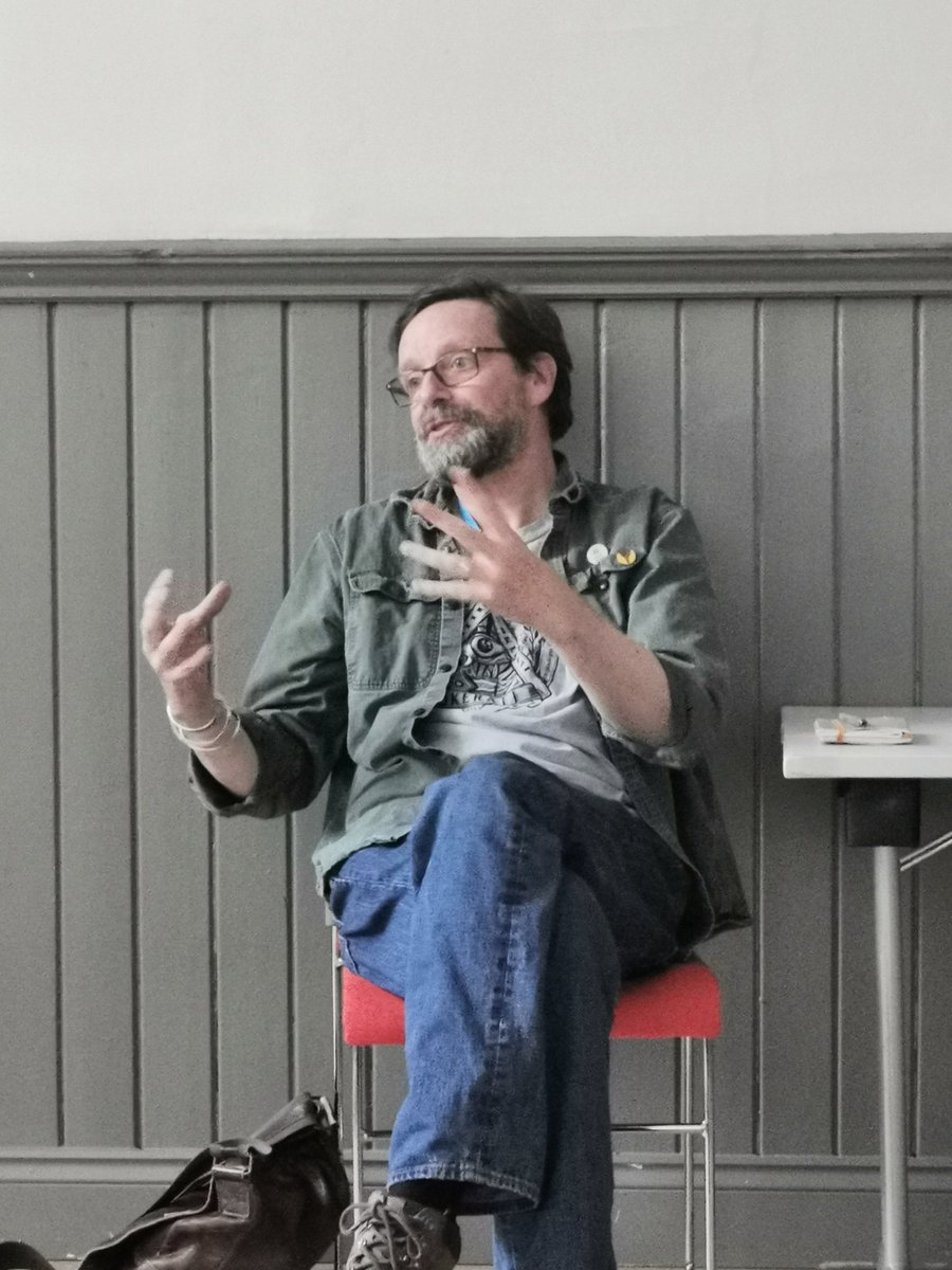 angryrobotbooks's tweet photo. Our editor @SimonGuy64 giving his publishing advice @CymeraF #angryrobotbooks https://t.co/py8MrgMESc