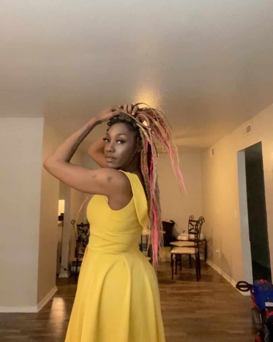 pxpichula's tweet photo. @babya1st Girl bye. We tatted and fine af. I have hella tats on my body and left arm n I just turn to the other side when I take my photos in dress clothes lmao🤗 https://t.co/H3Hyl7OF1J