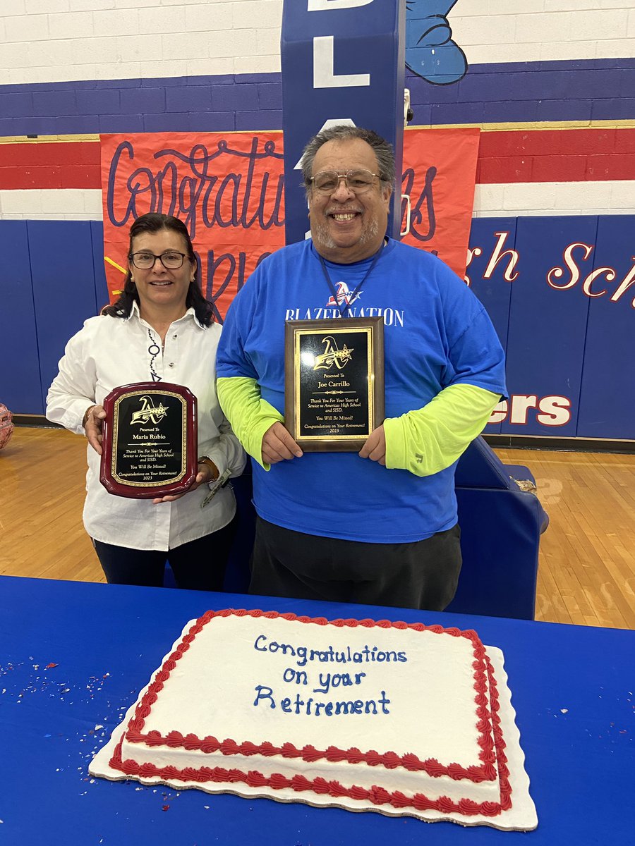 So much to celebrate at #BlazerNation today! Congratulations to our top 10 teachers, our retirees and all the the amazing faculty and staff for their well-deserved recognition! ❤️🇺🇸💙 🎊 It was a great year!! 🎊🎊🎊 @Americas_HS